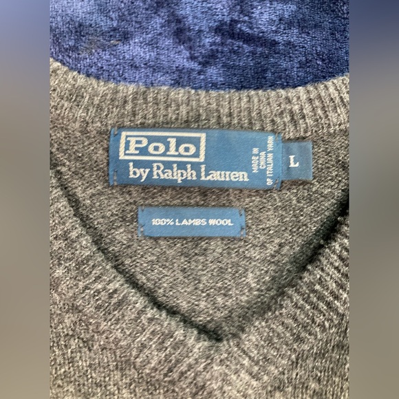 Vintage Ralph Lauren Polo Gray Lambs Wool V-Neck Sweater in men’s size Large - Picture 4 of 5